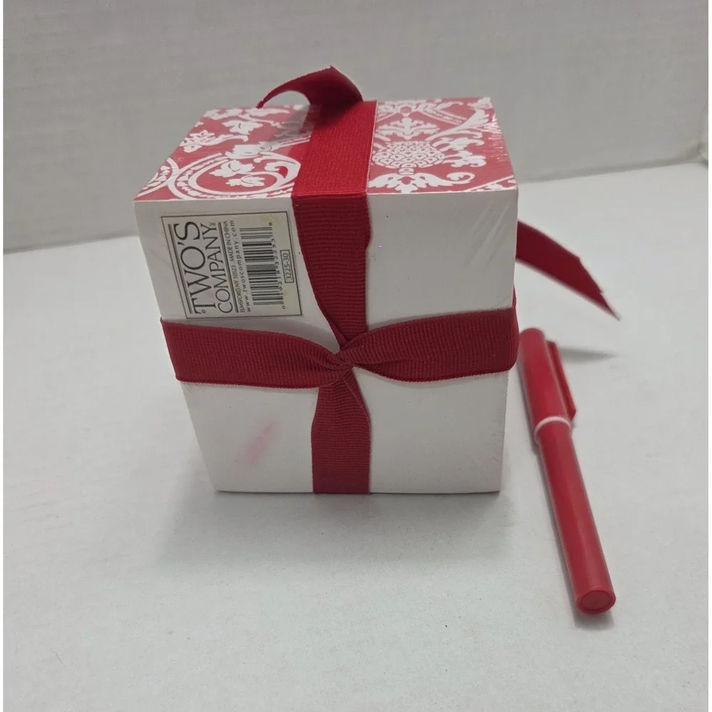 Memo Cube Note Paper Two's Company Red White Damask Holder w Pen